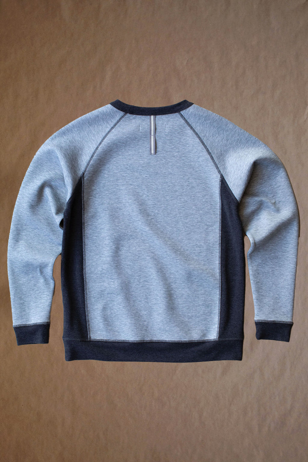 Hynds Raglan Crewneck - Light Grey Heather/Charcoal