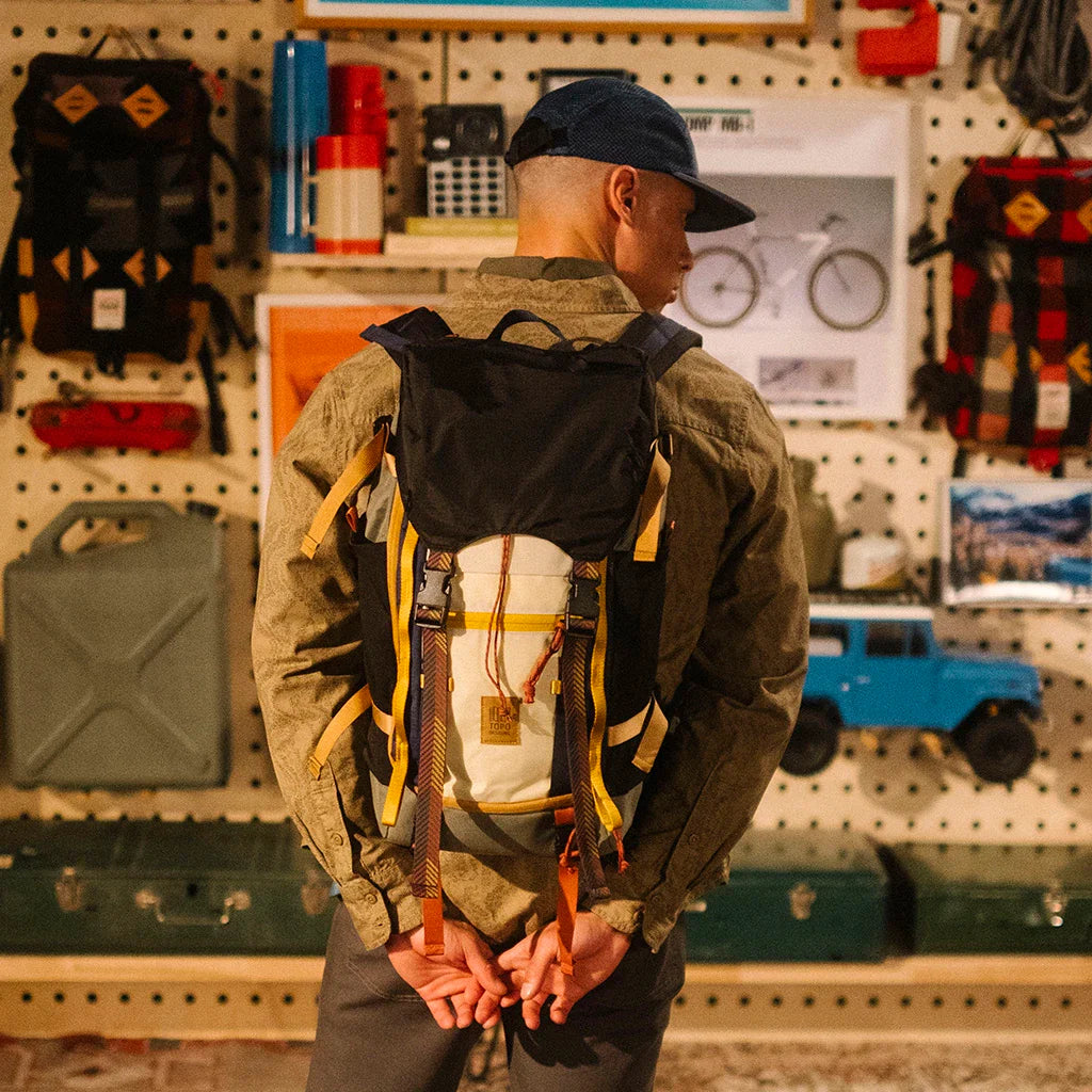 Rover Trail Pack 22L - White/Beetle